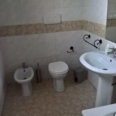 Marchese Ugo Oda ve Kahvaltı Palermo